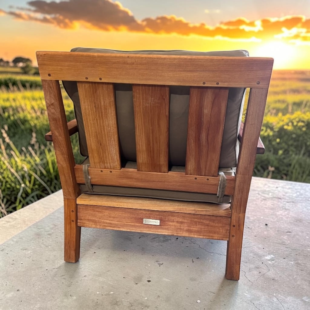 Restoration Hardware Santa Monica, Teak Outdoor Conversation Set, 4 Lounge Chairs, 2 Ottomans and a table in Natural Teak